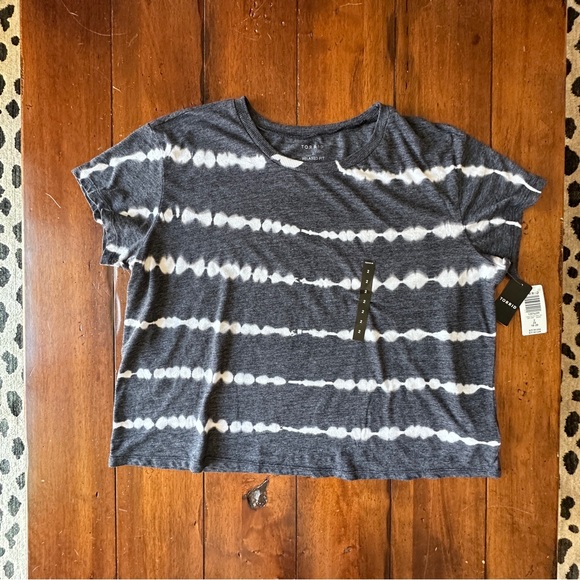 NWT Torrid Short Shirt / Crop relaxed fit gray and white stripe / tie dye 2X - Picture 2 of 6